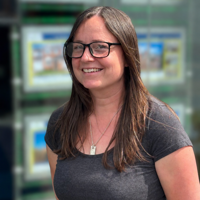 Profile photograph of Lucy Delve