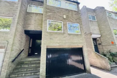 Image of Clumber Crescent North, The Park