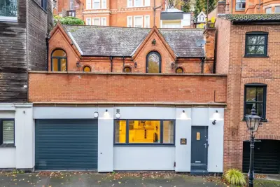 Image of Tennis Drive, The Park