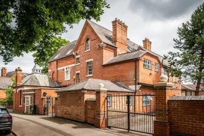 Image of Cavendish Crescent South, Nottingham