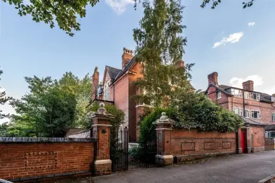 Image of Cavendish Crescent South, The Park,