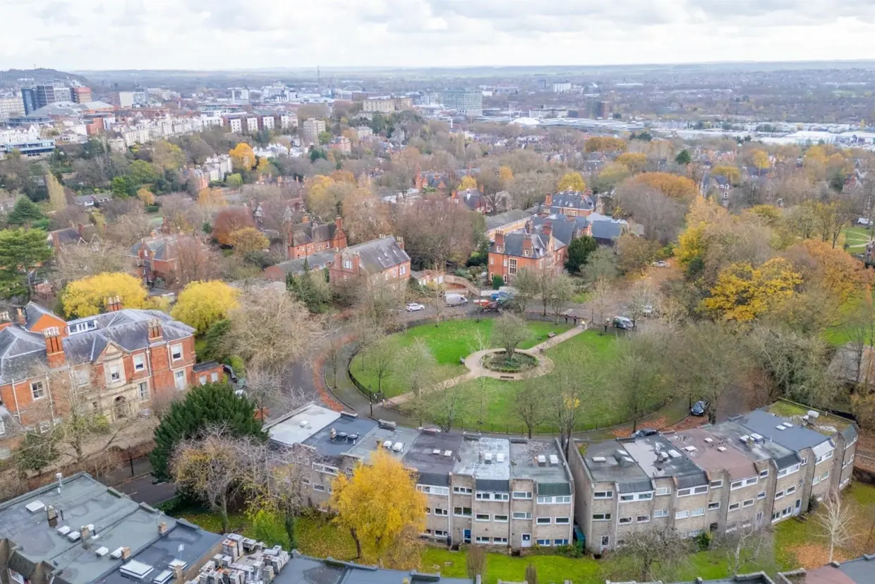Image representing Lincoln Circus, The Park