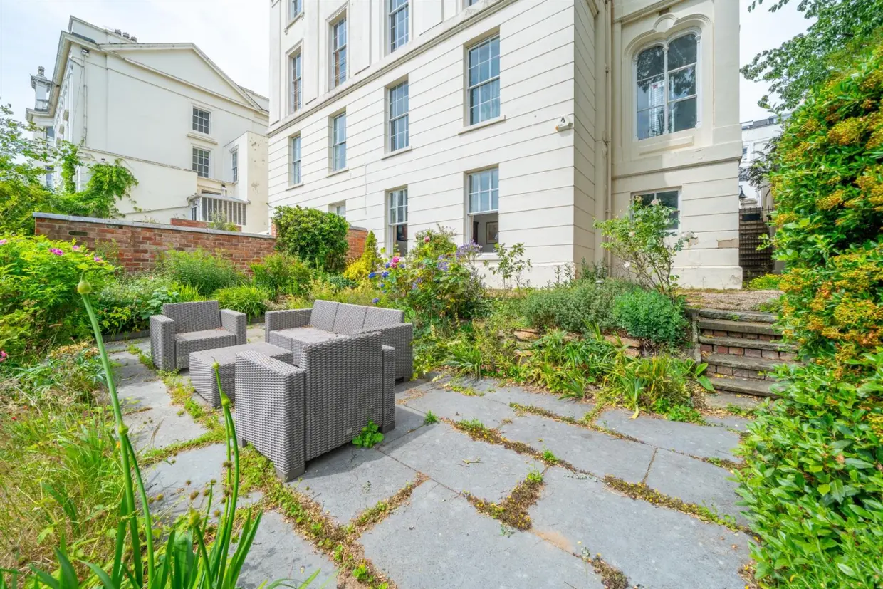 Image representing Western Terrace, The Park