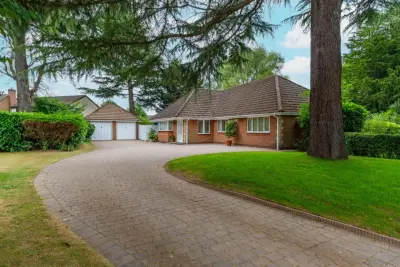 Image of Edwalton Lodge Close, Edwalton