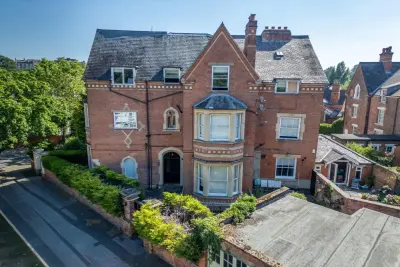 Image of Holles Crescent, Nottingham