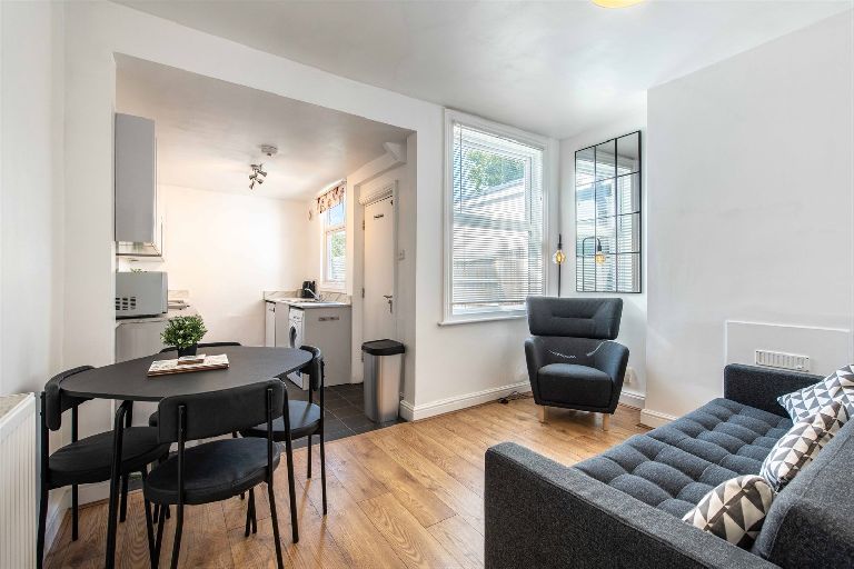 Image of Albert Road, Nottingham, NG7 2EX