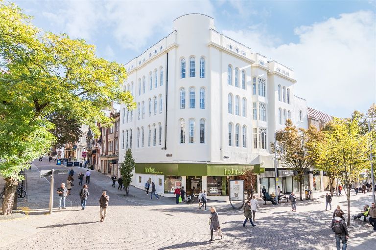 Image of 106 The Junction, 2 low pavement