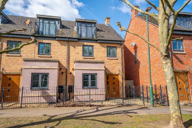 Image of Halfpenny Walk, NG11