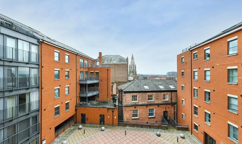 Image of Pilcher Gate, Weekday Cross Building Pilcher Gate, NG1