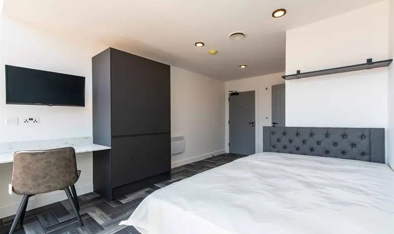 Image of High Road, Beeston, NG9